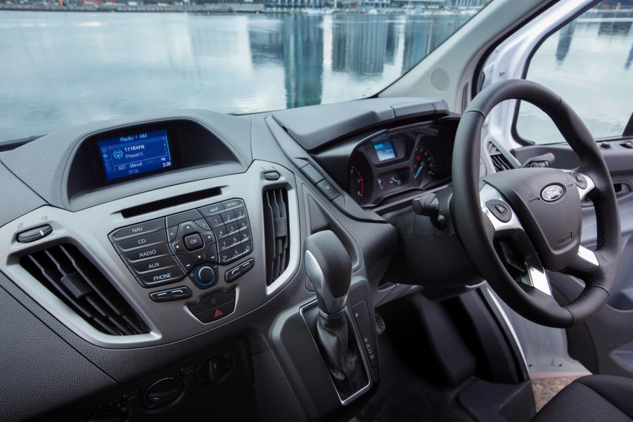 Интерьер Ford Transit Custom 2014 года  (AU) (фото 3 из 23)